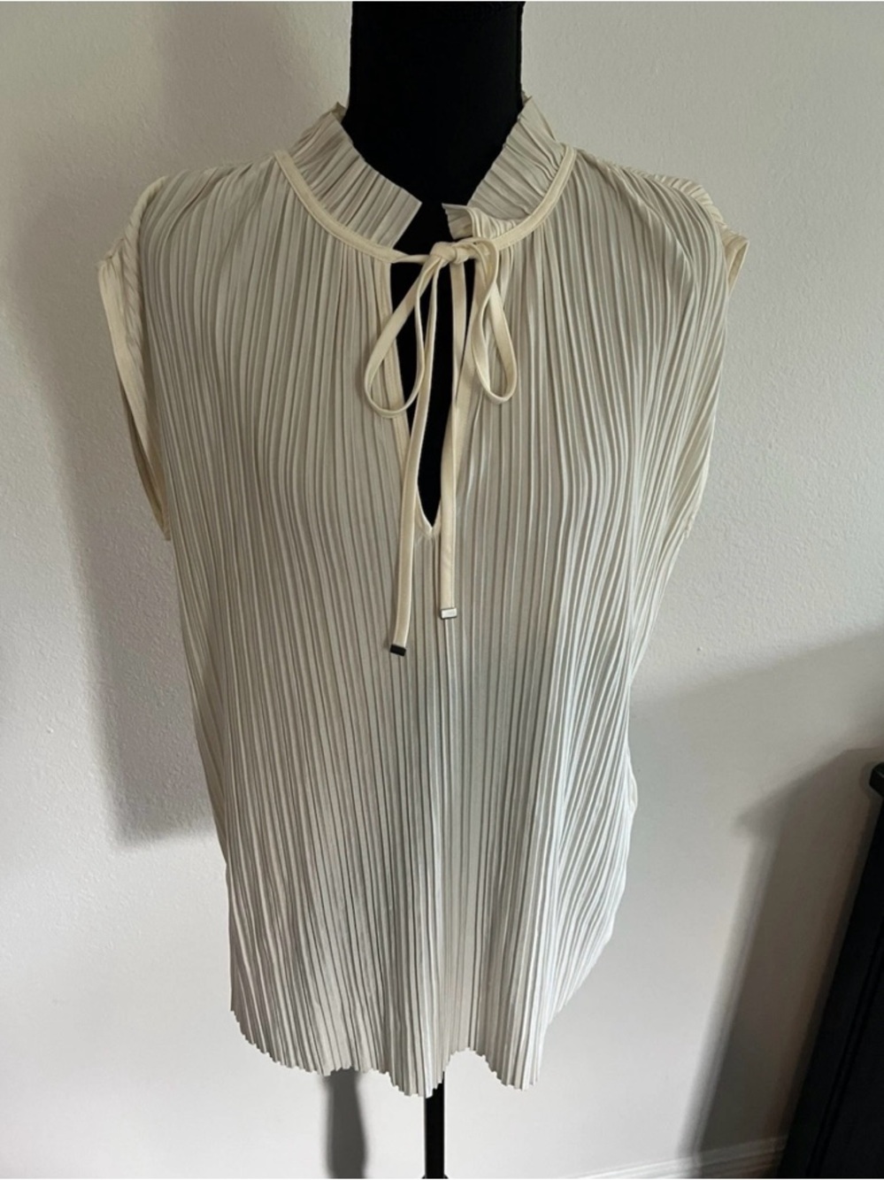 Boss Cream Pleated Tie-Neck Sleeveless Blouse